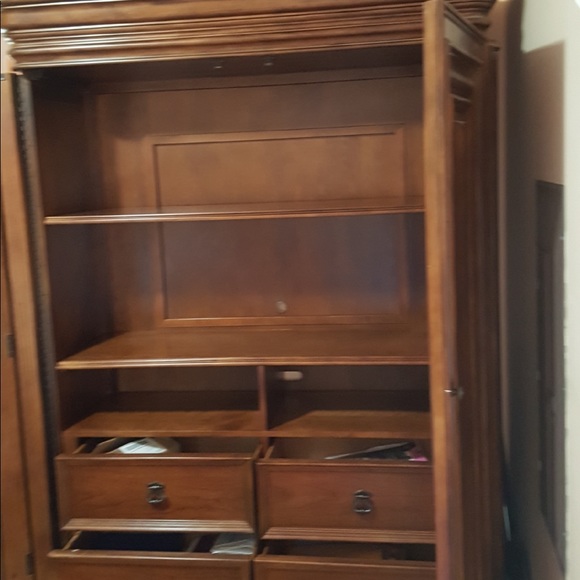 Very good condition armoire - Picture 2 of 2